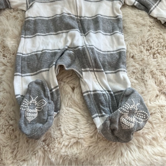 Burt’s Bees Baby Grey and White Rugby Stripe Footie Pajamas Sz NB - Picture 3 of 6